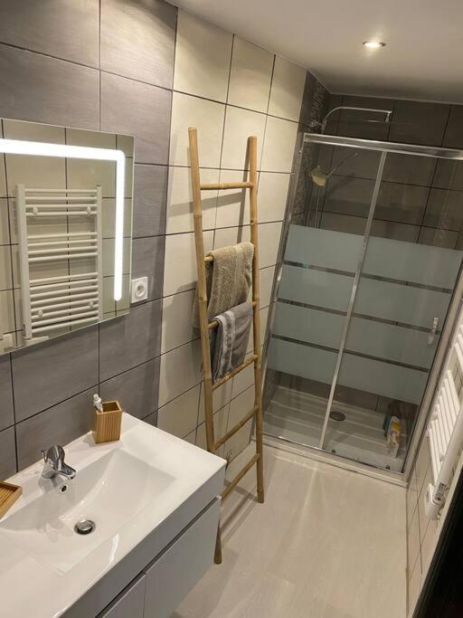 Gite De Tom Et Mag Classe 3 * Clevacances Villa Pontgibaud Esterno foto